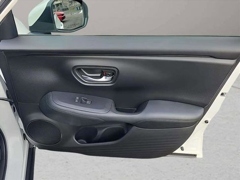 Used 2023 Honda HR-V LX image 26