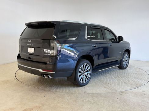 Used 2025 Chevrolet Tahoe High Country AWD/4WD image 9