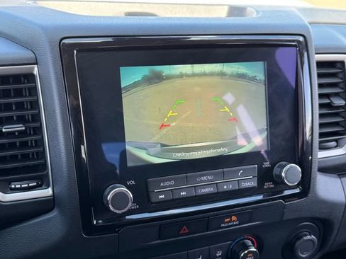 Used 2022 Nissan Frontier SV image 15