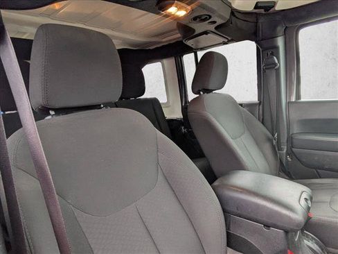 Used 2018 Jeep Wrangler Unlimited Sport S AWD/4WD image 14