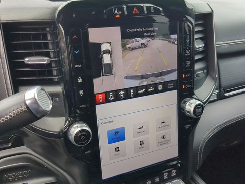 Used 2024 RAM 2500 Limited image 18