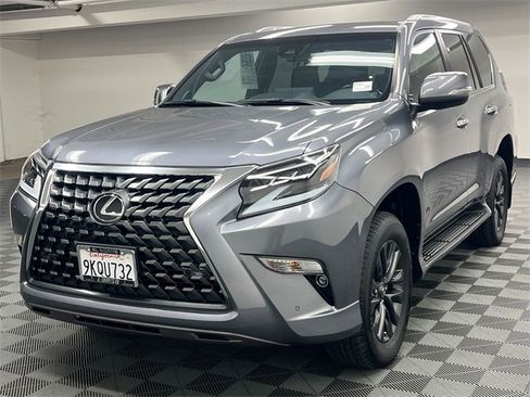Certified 2023 Lexus GX 460 Premium w/ Premium Package image 2