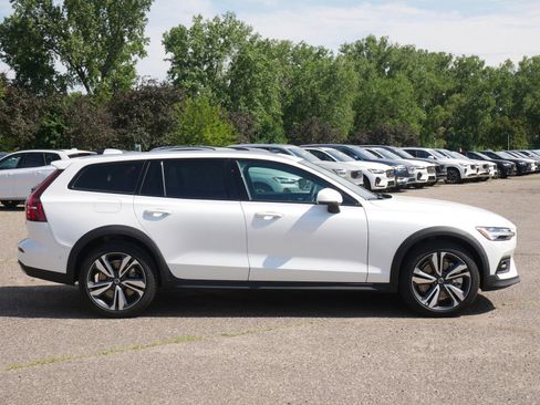 New 2026 Volvo V60 B5 Cross Country Plus w/ Climate Package image 2
