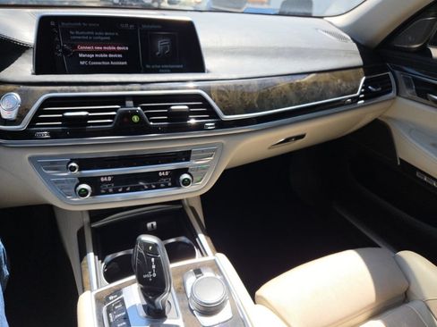 Used 2016 BMW 740i RWD image 13