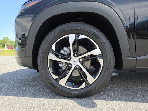 New 2026 Chevrolet Trax RS w/ Sunroof Package FWD image 37
