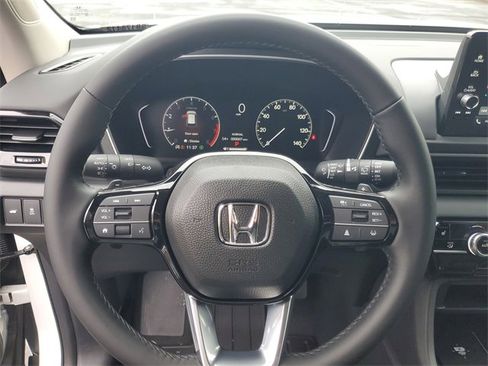 New 2025 Honda Pilot EX-L image 17