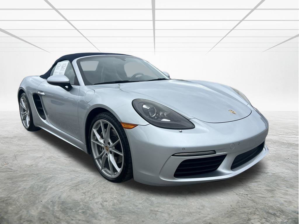 Used 2018 Porsche 718 Boxster RWD image 2