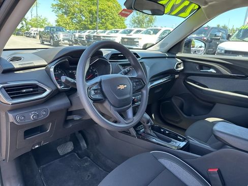 Used 2023 Chevrolet TrailBlazer LT FWD image 16