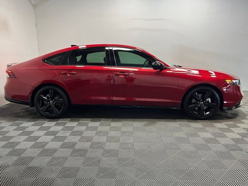 Used 2023 Honda Accord Sport image 4