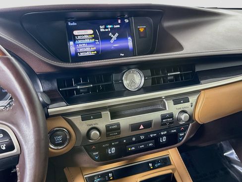 Used 2018 Lexus ES 350 w/ Premier Package FWD image 18