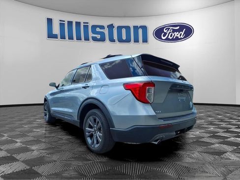 Used 2022 Ford Explorer XLT w/ Equipment Group 202A image 4
