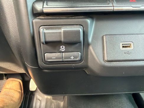 Used 2019 GMC Sierra 1500 4x4 Crew Cab image 17