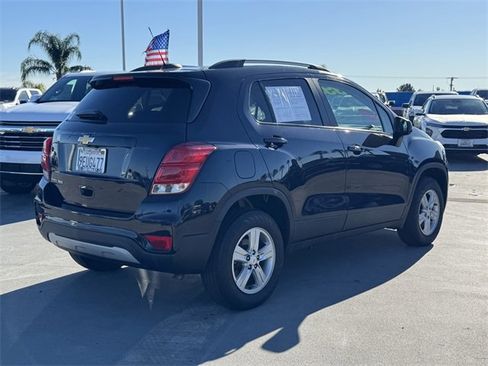 Certified 2022 Chevrolet Trax LT w/ LT Convenience Package image 4