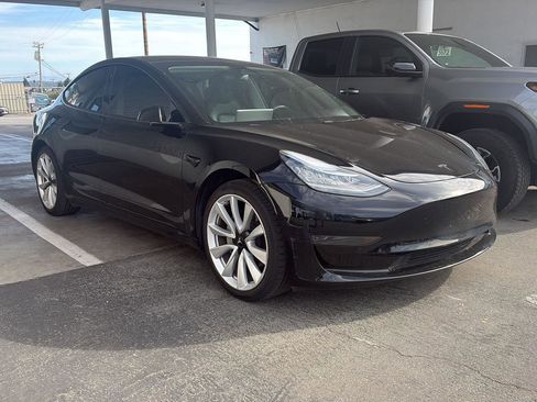 Used 2020 Tesla Model 3 Standard Range image 1
