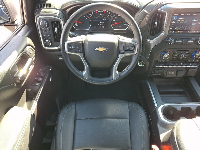 Used 2022 Chevrolet Silverado 1500 LTZ AWD/4WD image 3