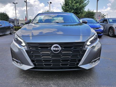 Used 2025 Nissan Altima 2.5 SV FWD image 3