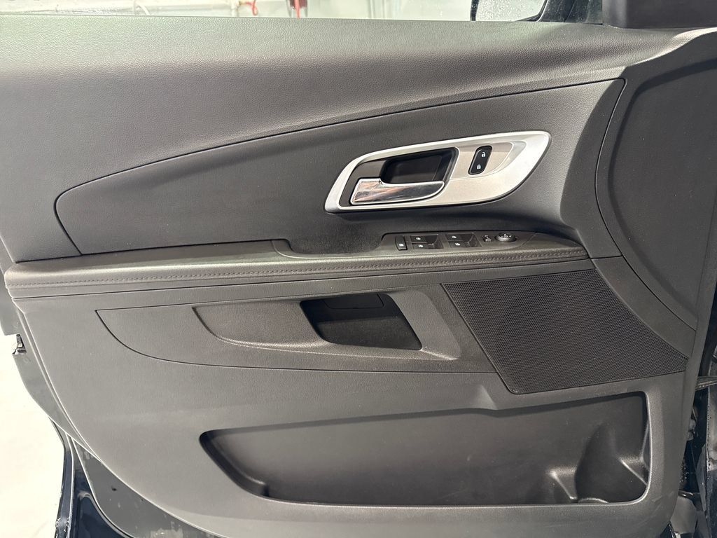 Used 2016 Chevrolet Equinox LS FWD image 25
