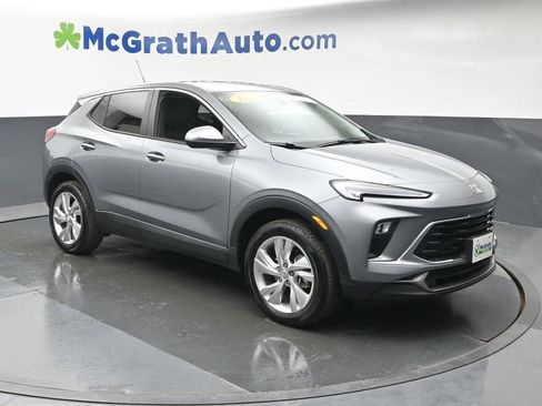 Used 2025 Buick Encore GX Preferred AWD/4WD image 2