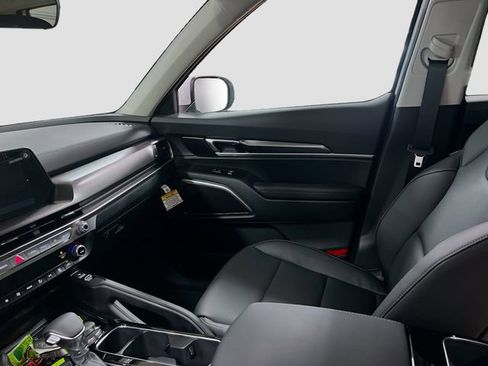 New 2025 Kia Telluride S image 25