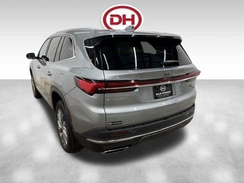 Used 2025 Buick Enclave Preferred image 11
