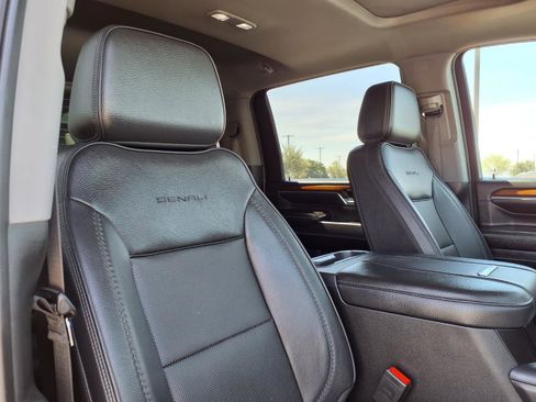 Used 2024 GMC Sierra 2500 Denali w/ Denali Reserve Package AWD/4WD image 12