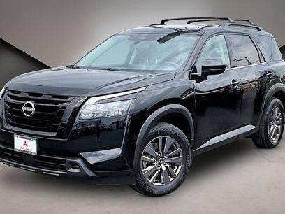 Used 2023 Nissan Pathfinder SV w/ Black Appearance Package