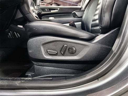 Used 2024 Ford Edge SEL image 12