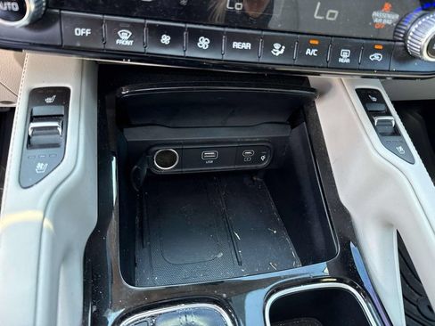 Used 2023 Kia Telluride EX w/ EX Captain's Chair Package FWD image 35