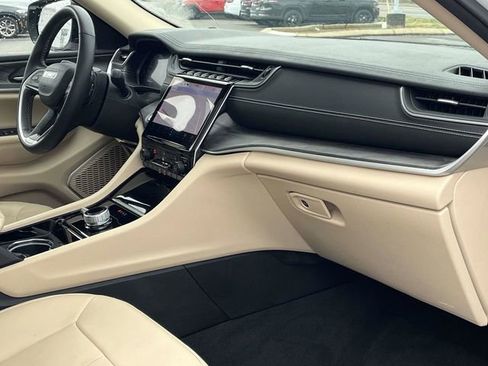 Used 2022 Jeep Grand Cherokee L Limited image 27