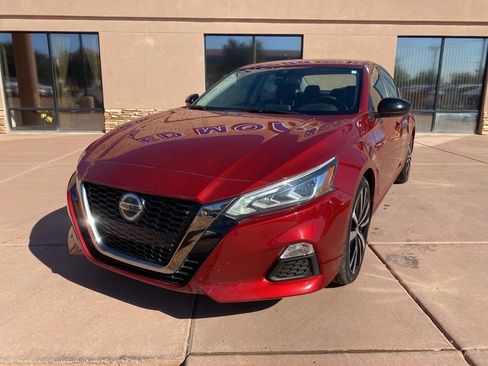 Used 2021 Nissan Altima 2.5 SR image 2