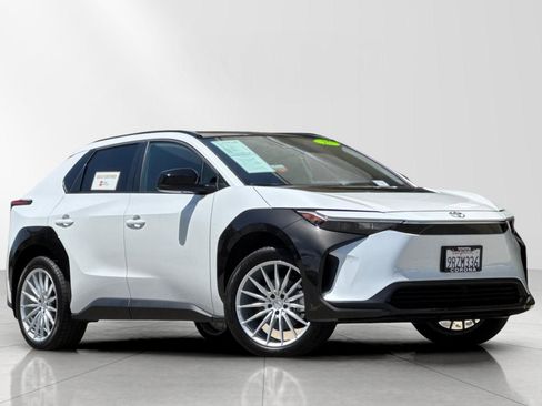 Used 2025 Toyota bZ4X AWD w/ Weather Package image 1