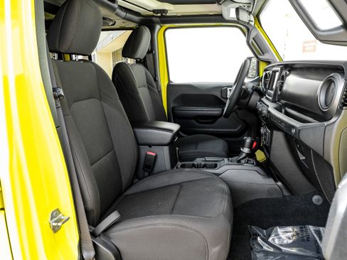 Used 2023 Jeep Wrangler Unlimited image 33