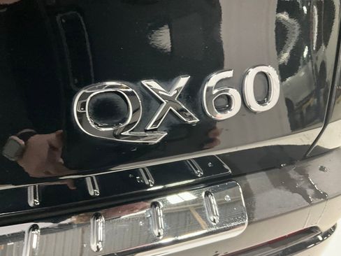 Used 2025 INFINITI QX60 Pure w/ Cargo Package image 10