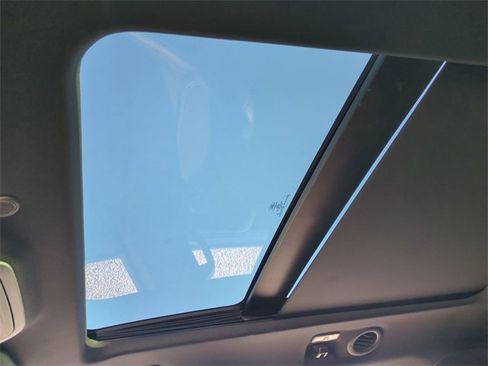 Certified 2022 Ford Explorer ST w/ Equipment Group 401A image 19