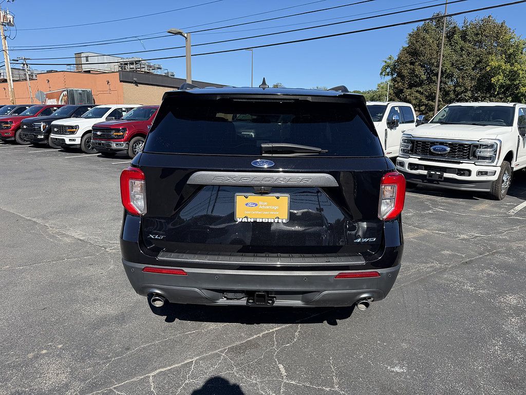 Certified 2022 Ford Explorer XLT w/ Equipment Group 202A AWD/4WD image 4