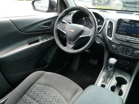 Used 2023 Chevrolet Equinox LT AWD/4WD image 9