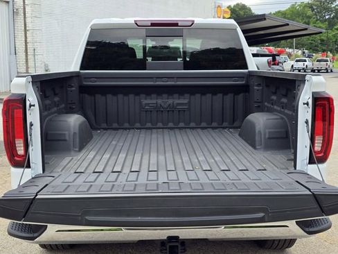 New 2026 GMC Sierra 1500 SLT w/ SLT Premium Plus Package AWD/4WD image 9