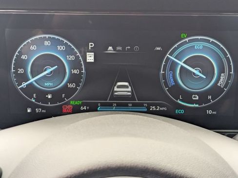 Used 2025 Hyundai Elantra Limited FWD image 9