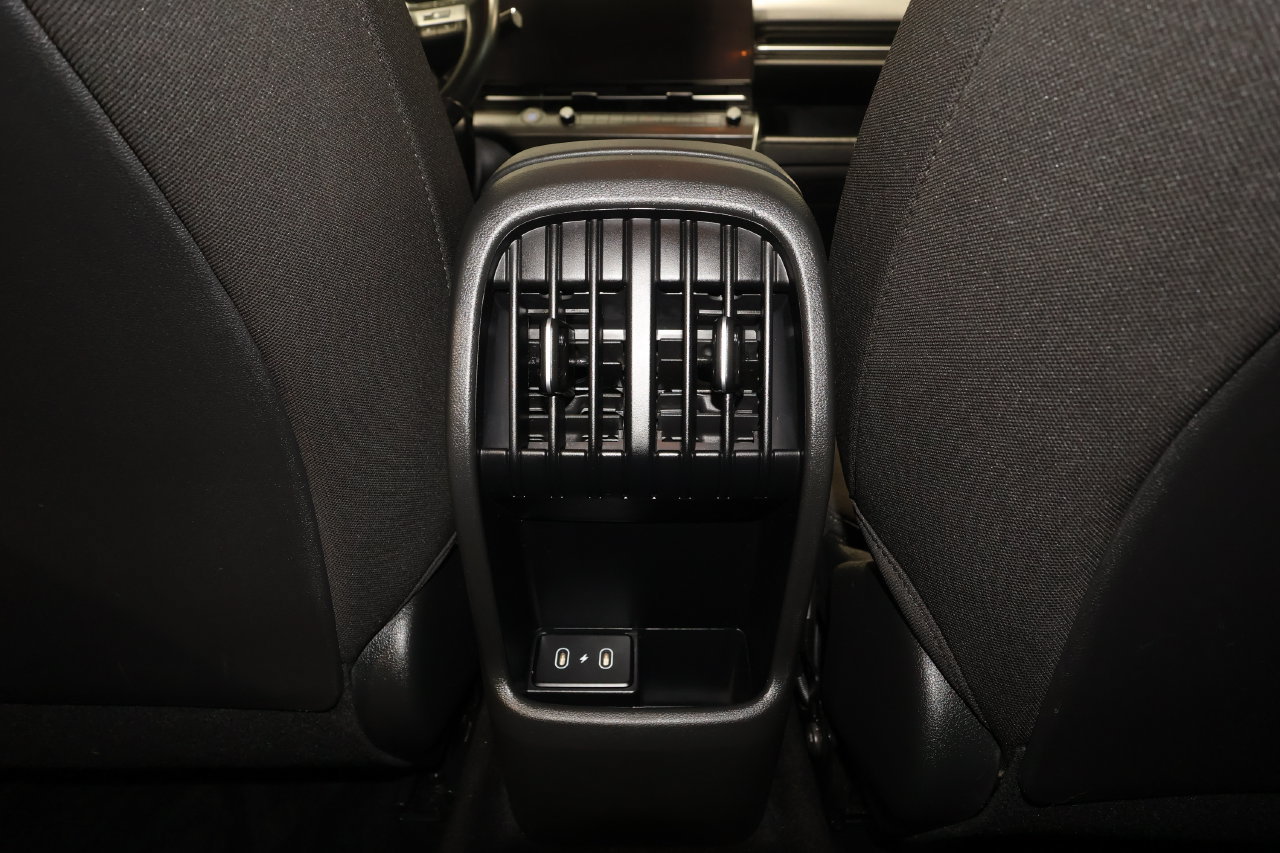 Used 2025 Hyundai Kona SEL FWD image 29