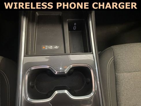 Used 2025 GMC Acadia Elevation image 24