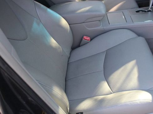 Used 2008 Toyota Camry SE image 2