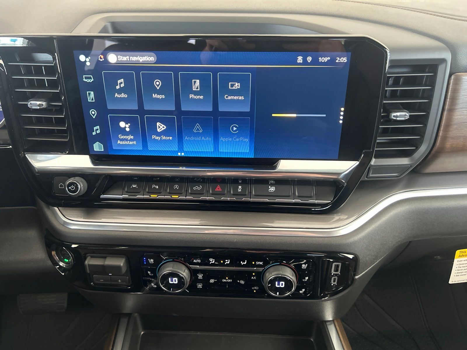 New 2026 Chevrolet Silverado 1500 High Country w/ High Country Premium Package AWD/4WD image 18