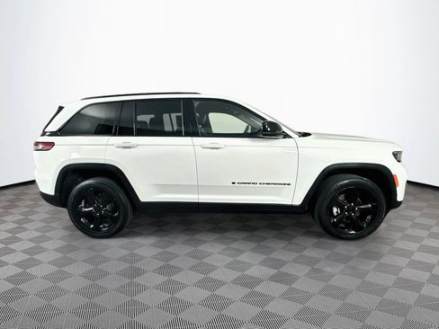 Certified 2023 Jeep Grand Cherokee Altitude AWD/4WD image 14