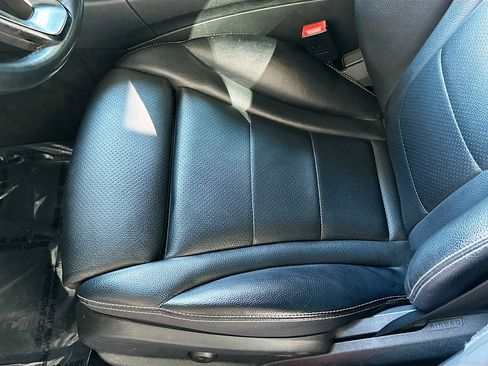 Used 2018 Mercedes-Benz C 300 Sedan image 17