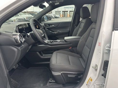 Certified 2025 Chevrolet Equinox LT image 2