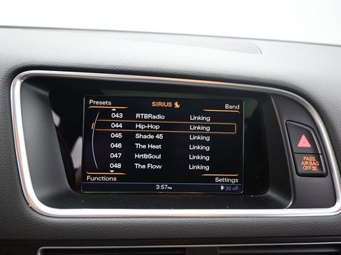 Used 2017 Audi Q5 2.0T Premium Plus w/ Technology Package image 19