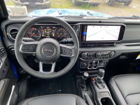 New 2026 Jeep Wrangler Unlimited Sahara AWD/4WD image 8