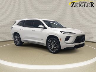 Used 2025 Buick Enclave Avenir w/ Super Cruise Package video 3