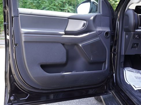 Used 2025 Ford Expedition Max Active AWD/4WD image 12