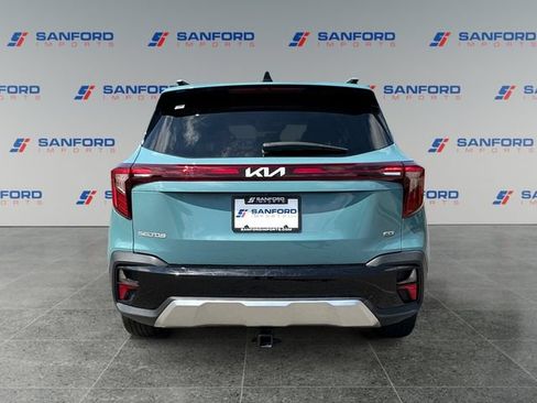 Used 2024 Kia Seltos EX AWD/4WD image 4